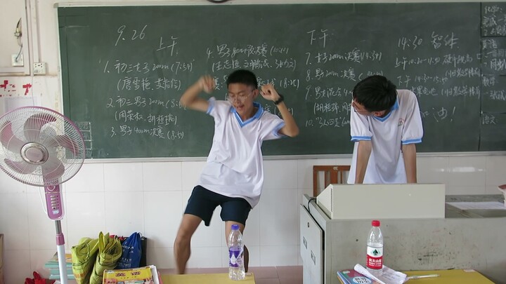 Teman sekelas yang terpengaruh oleh Hardbass