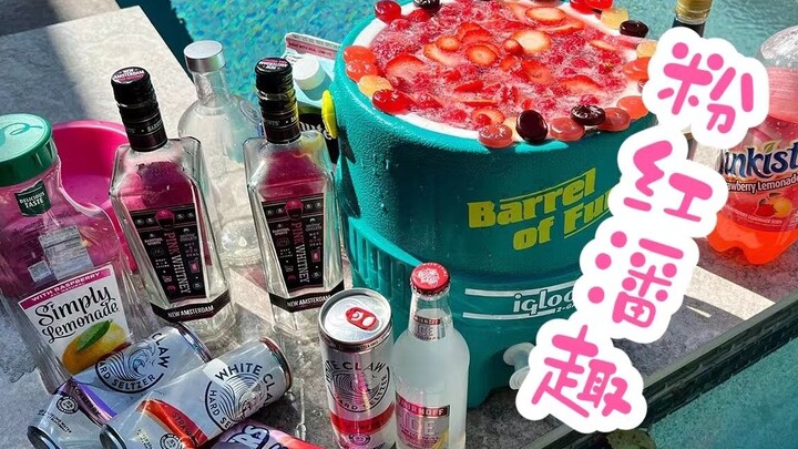 Chàng trai mạnh mẽ tất nhiên phải khoe ly cocktail màu hồng rồi!