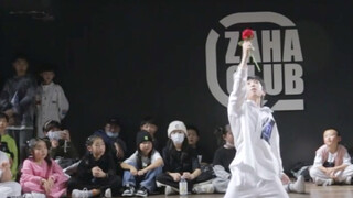 【杨博文】你小子还知道把玫瑰花送给女老师呢