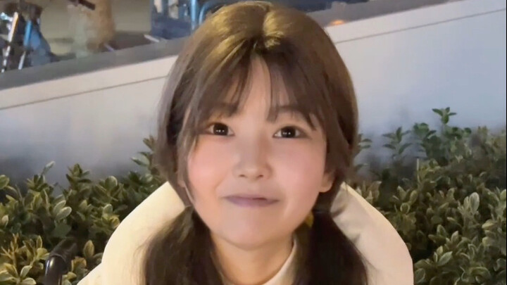 Trên đường phố Hợp Phì, cô gái một chân bày hàng bán tranh kiếm tiền sống qua ngày! Cô bé Hạ Hạ lạc 