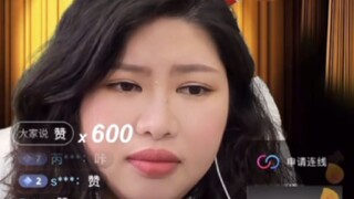 Khoảnh khắc từ đồng bạch thành vương giả trong phòng livestream 2