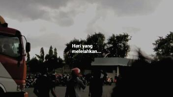 sesulit apapun pekerjaan mu,, nikmatilah karena hidup GK segampang yg kita kira sob,,