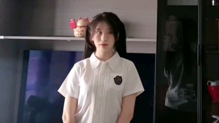 Turn into a big gray wolf to catch you