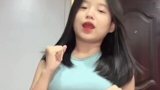 Em họ tôi học lớp 5, thật sự rất xấu hổ trong bữa tiệc đêm giao thừa