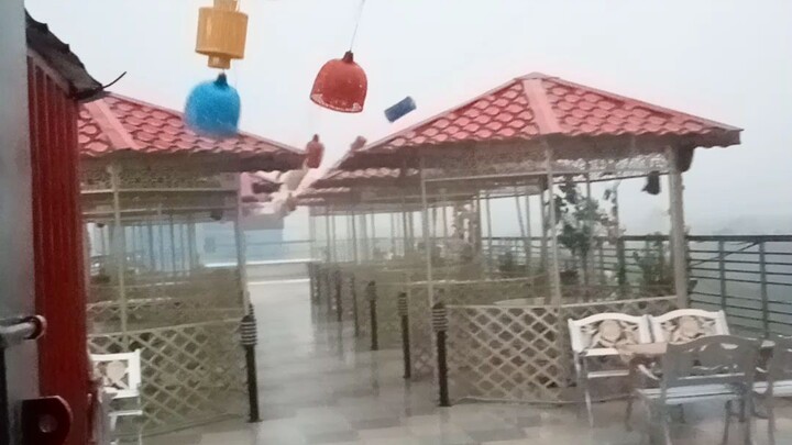 বৃষ্টি ভেজা সকাল