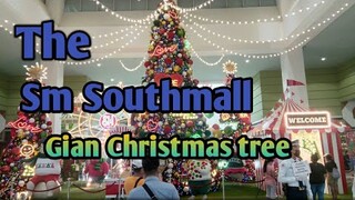 Giant  Christmas tree (Sm Southmall)