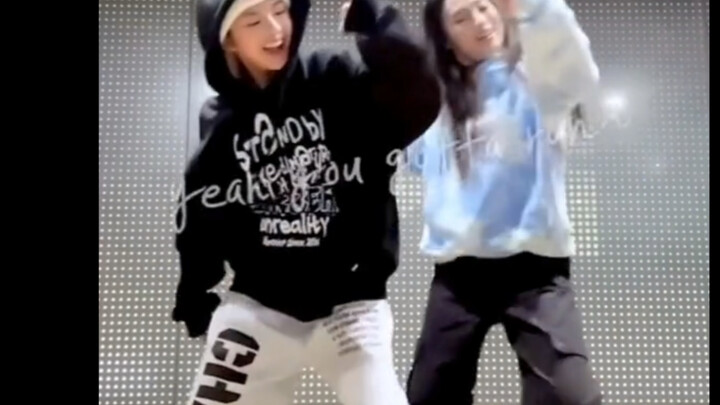 babymonster thành Ahyeon và Chiquita RunBTS hai cô em gái thật tuyệt vời!