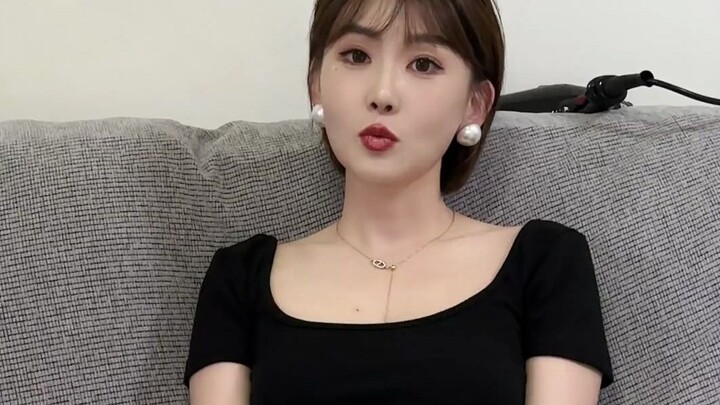 Yan Luo's little mouth is so greedy...