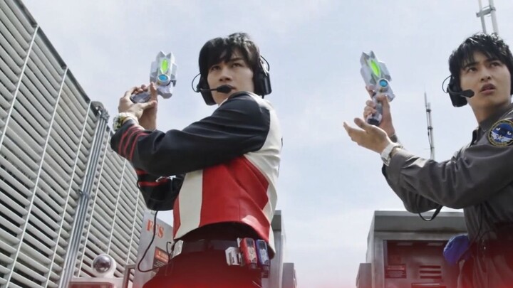 "When these two fools meet, Triga becomes a comedy!"