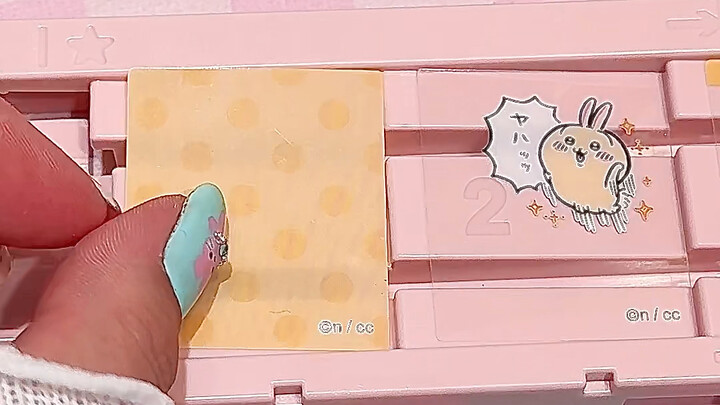 Cái máy gacha ồn nhất thế giới…