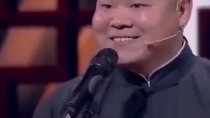 Minum MiXue BingCheng di bawah Menara Oriental Pearl benar‑benar bisa kena “tembakan” dari MiXue Bin