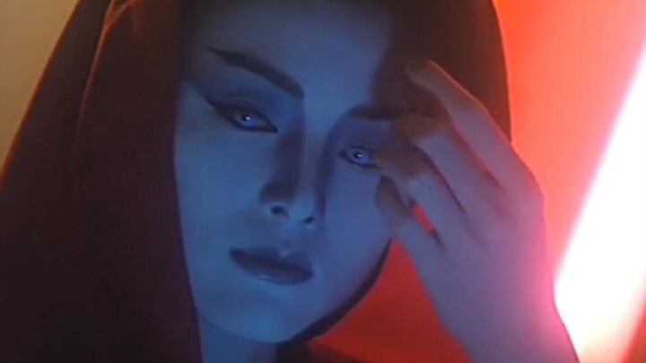 [Olei] A maid, consumed by jealousy of a singer, commits an utterly vicious act; the sudden appearan