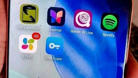 aj hmara toot gya  iphone 17 pro max #viral #trending