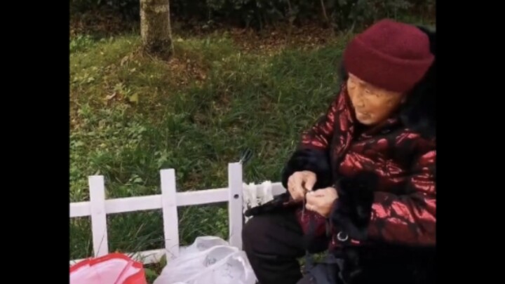 Only now do I realize that not giving money to beggars is actually a way of respecting those who per