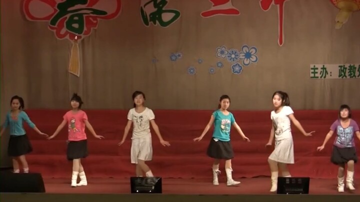 Filmed in 2009, the non-mainstream era dance, the youth that can never be returned.