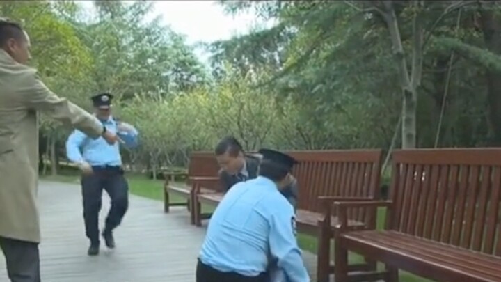Sĩ quan chiến binh thiết giáp Navasi thật dũng cảm