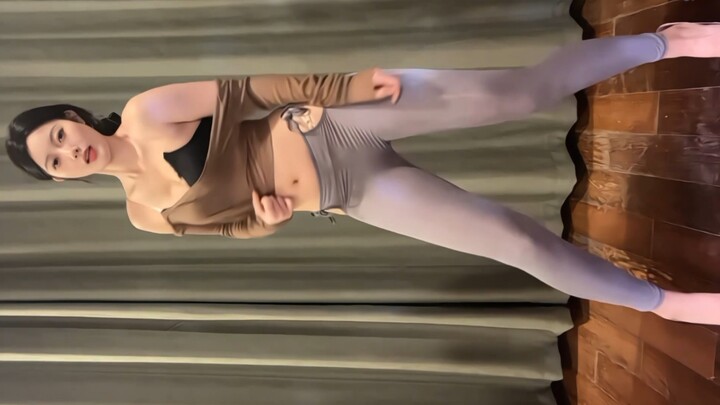 Doudou màn hình tràn viền 4k, cố gắng cập nhật chị đẹp số 62, quần yoga vô địch nhé