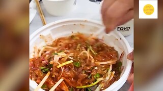 Dân mạng giật mình với clip tô miến trộn biết ngo ngoe gây lú cực mạnh #lifestyle