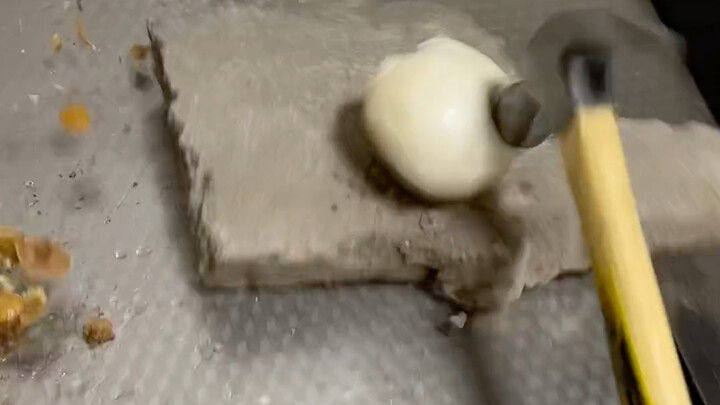 “Tag bạn gái của bạn, bảo cô ấy làm cho bạn”