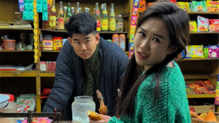 Niu Xiaohua helps mom get the white sugar~