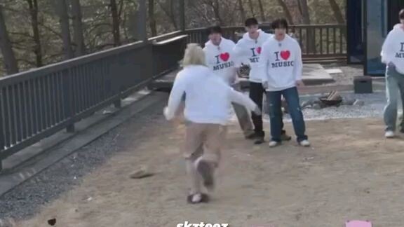 cɾҽժíԵs Եօ Եհҽ օաղҽɾ օղ ԵíkԵօkฅ^·ﻌ·^ฅ