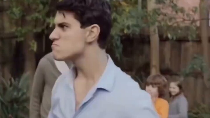 رجل الصفعات، لكن مالك المنزل لديه سلاح سري Q😡 ضربة Q😡 نفخة Q