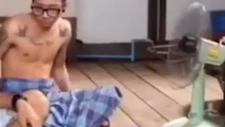 พัดลมหรือเฮลิคอปเตอร์ จ.ส 100