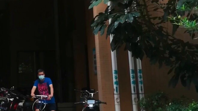 โทรศัพท์ของฉันหายเป็นเวลา 23 วัน ฉันเดินทางข้ามเมือง 60 กิโลเมตรจากกวางโจวไปยังฝอซาน ปีนขึ้นไป 26 ชั