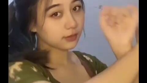 senyumnya manja bgt
