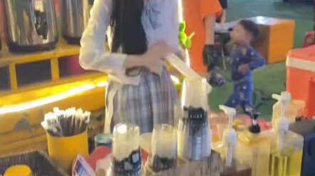 إنها تدرك جيدًا أن هذا من أجل العيش.