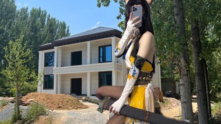 "ถึงขั้นสร้างวิลล่าขึ้นมาเพื่อหาข้ออ้างในการสวมเสื้อผ้าผู้หญิง"