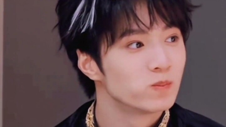 【Doanh trại TF Family】Video đang tải, nhanh tay nhận ngay món quà bất ngờ!