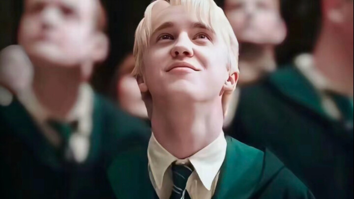 “Pertempuran besar itu merenggut guru yang paling dihormati Tuan Muda Malfoy serta segala kebahagiaa