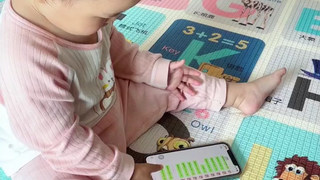给她爸爸打电话，是为了听“O泡时间到”😂