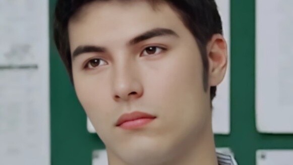 Feng Shaoyue is so handsome in school uniform | I like his looks