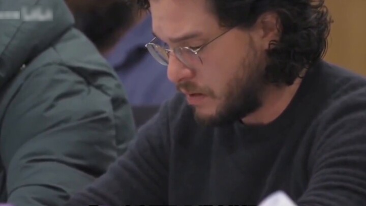 [Game of Thrones] จอน สโนว์ อ่านบทและรู้ว่าเขาฆ่าแม่มังกร และมองเธอด้วยความเศร้า