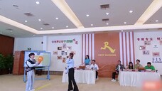【周深白鹿奔跑吧】 粥森你真的会被打哈哈!周深模仿白鹿抓气球时的状态,小表情和小动作简直一模一样,慌乱中透露着稳健,又夹杂着一丝丝运气,精确拿捏鹿鹿的样子好好笑