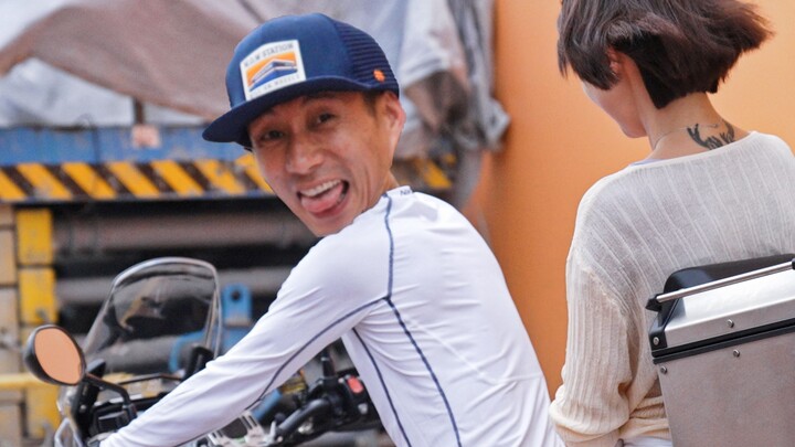 The atmosphere is perfectly set—I've picked up another car again!