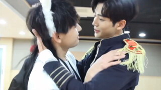 【SF9万圣节版练习室】【不是云sir而是国旗班队长的金路云】【拥有把184队友变娇小的魔力哈鲁】【偶然发现的一天】