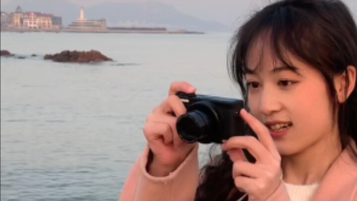 Kỳ lạ quá, dạo này tôi lại càng ngày càng nhớ nhà nhiều hơn.