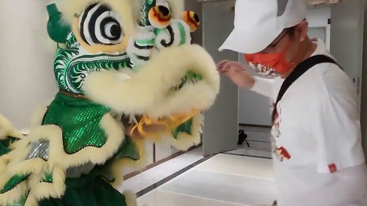 [Lion Opera] The careless little green code almost lost the baby when taking a nap ~ Haha