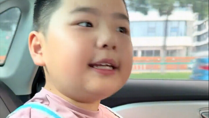 เด็กน้อยพูดเรื่องใหญ่—ในยุโรปมีแต่รัสเซียเท่านั้นที่ไม่ใช่ฝ่ายขวาจัด