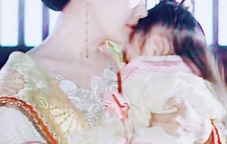 Ngày trước là nữ chính ngọt ngào, chỉ cần thay đổi kiểu tóc là đã trở thành một mỹ nhân kiêu kỳ rạng