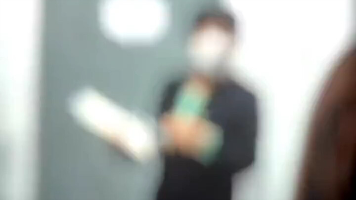 Các chàng trai đặt câu hỏi về tình yêu với bảo vệ ký túc xá, và những lời của bảo vệ đã dạy các chàn