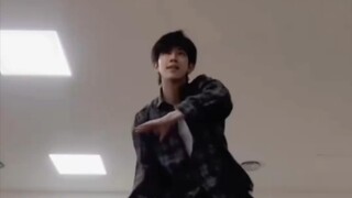 【染色体练习生陈孝辅】这样下去我们校服要练成舞担了