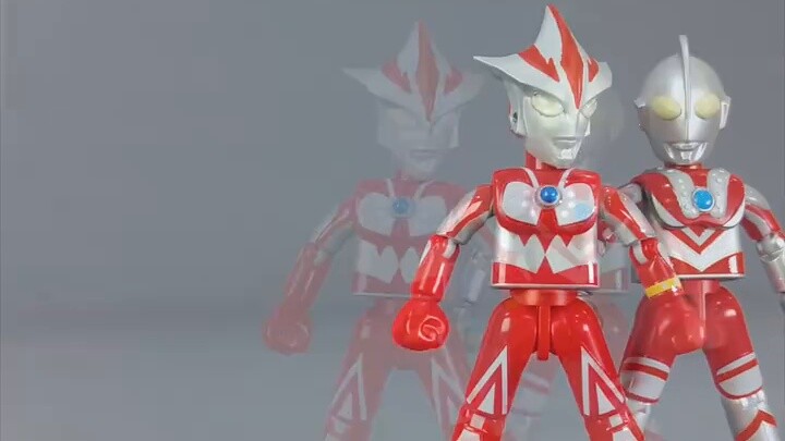 Self-modified Blue Melos Ultraman Zoffy's elder brother Mebius's father Gakaru against Ultraman Ultr
