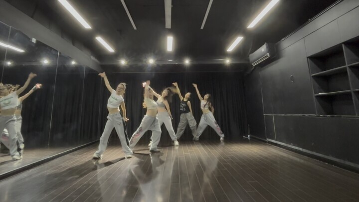 Jika ABCD adalah lagu dari girl grup beranggotakan lima orang....versi ABCD yang dikomposisi sendiri