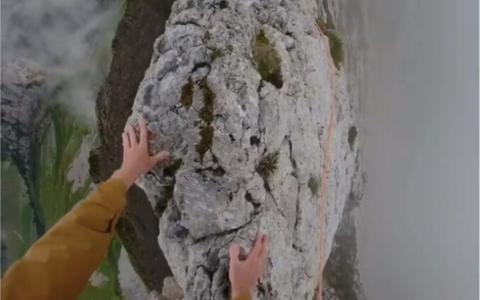 A magical experience climbing the Alps: the two sides of the mountain peak have completely different