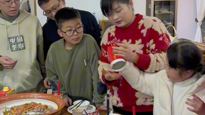 Ayah Tang bilang saat menikah kondisinya buruk, uang untuk foto pernikahan semuanya dikeluarkan oleh