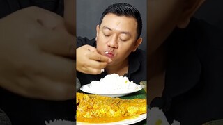 MAKAN GULAI IKAN KRISI ASLI INI IKAN ENAK BANGET